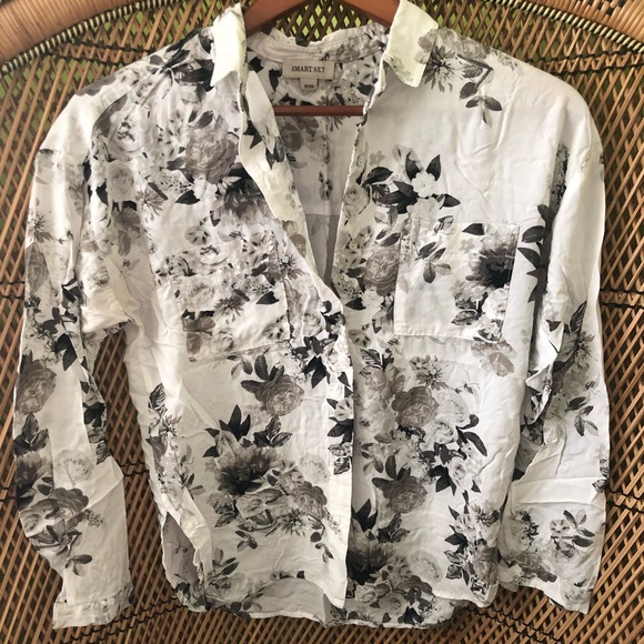 🌿2/20 Rose button down - Picture 1 of 4